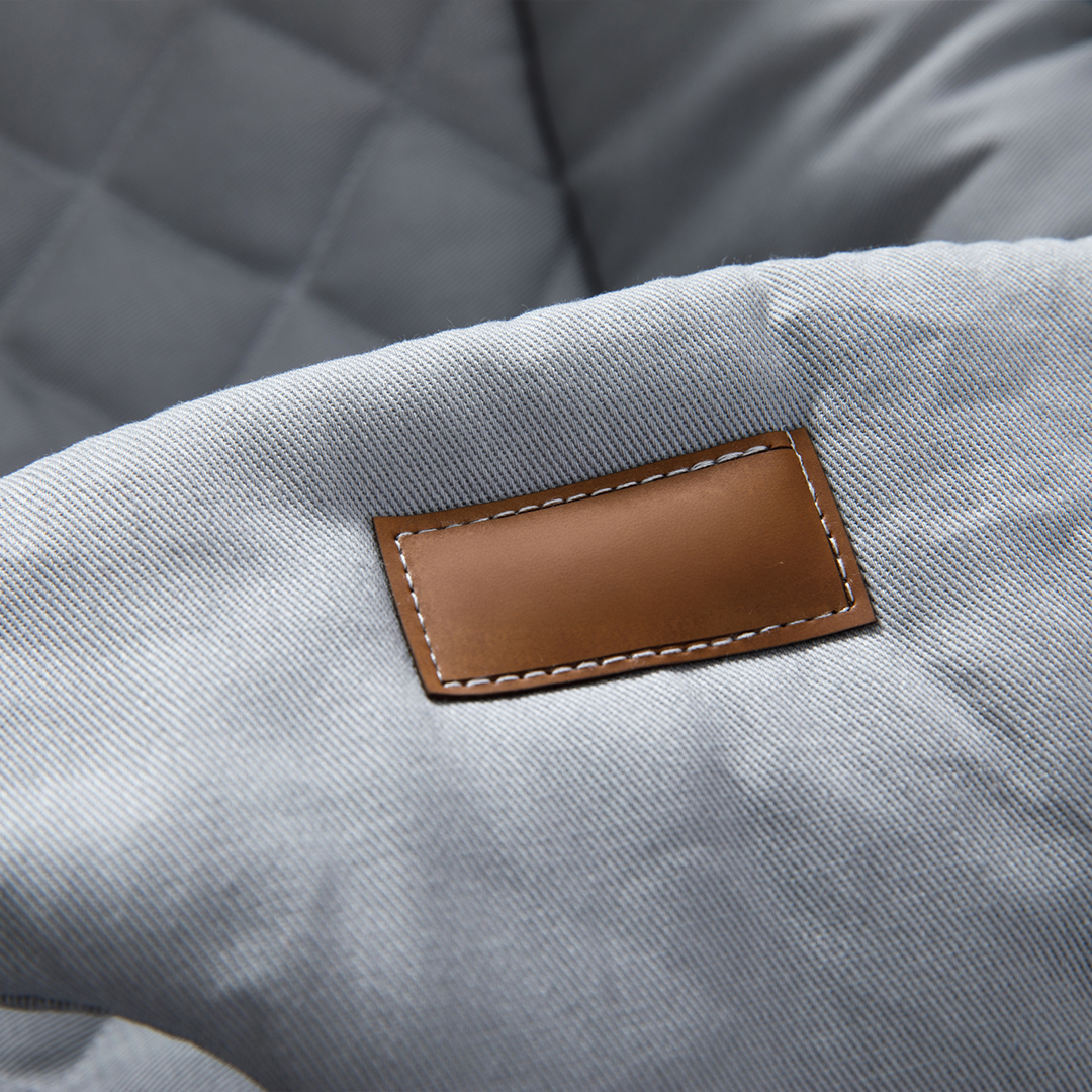 حضن الأم الهزاز الفضي