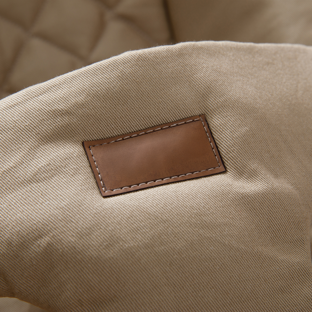 حضن الأم الهزاز الذهبي