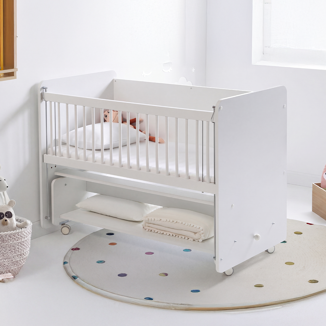 BabyOne كولكشين بيبي ألفا, مجموعة ملابس أطفال صيفية ملونة ومريحة مع رسومات لطيفة، تظهر على خلفية بيضاء.