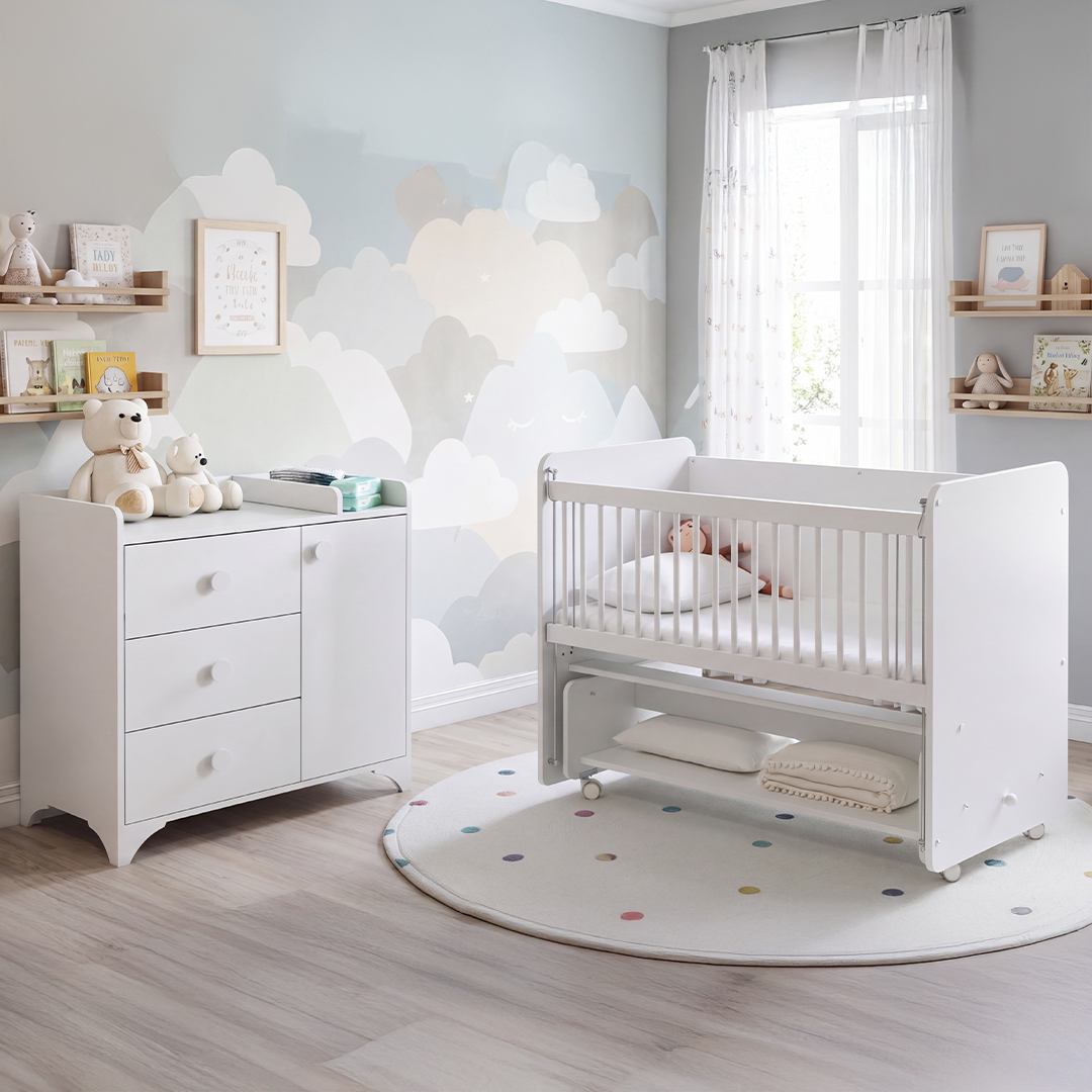 BabyOne كولكشين بيبي ألفا, مجموعة ملابس وأكسسوارات للأطفال الرضع تظهر في الصورة